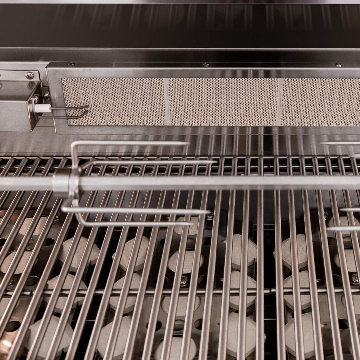 Summerset TRL Built-In Propane Gas Grill With Rotisserie (TRL32/38-LP) (SAK17213)